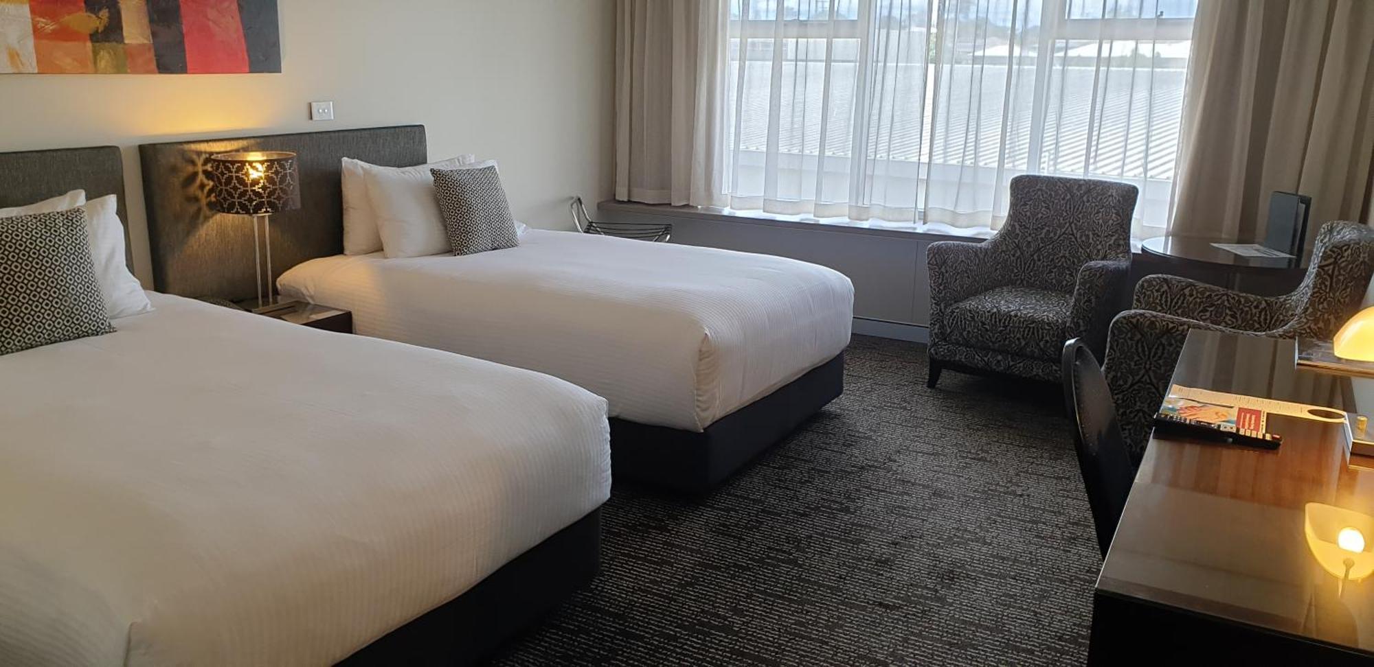 Calamvale Hotel Suites And Conference Centre Бризбейн Екстериор снимка