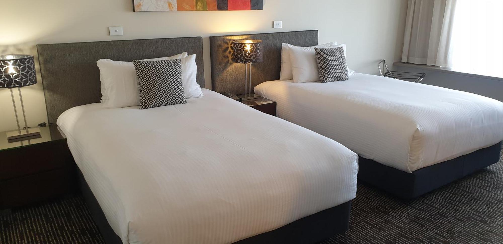 Calamvale Hotel Suites And Conference Centre Бризбейн Екстериор снимка