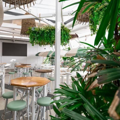 Calamvale Hotel Suites And Conference Centre Бризбейн Екстериор снимка