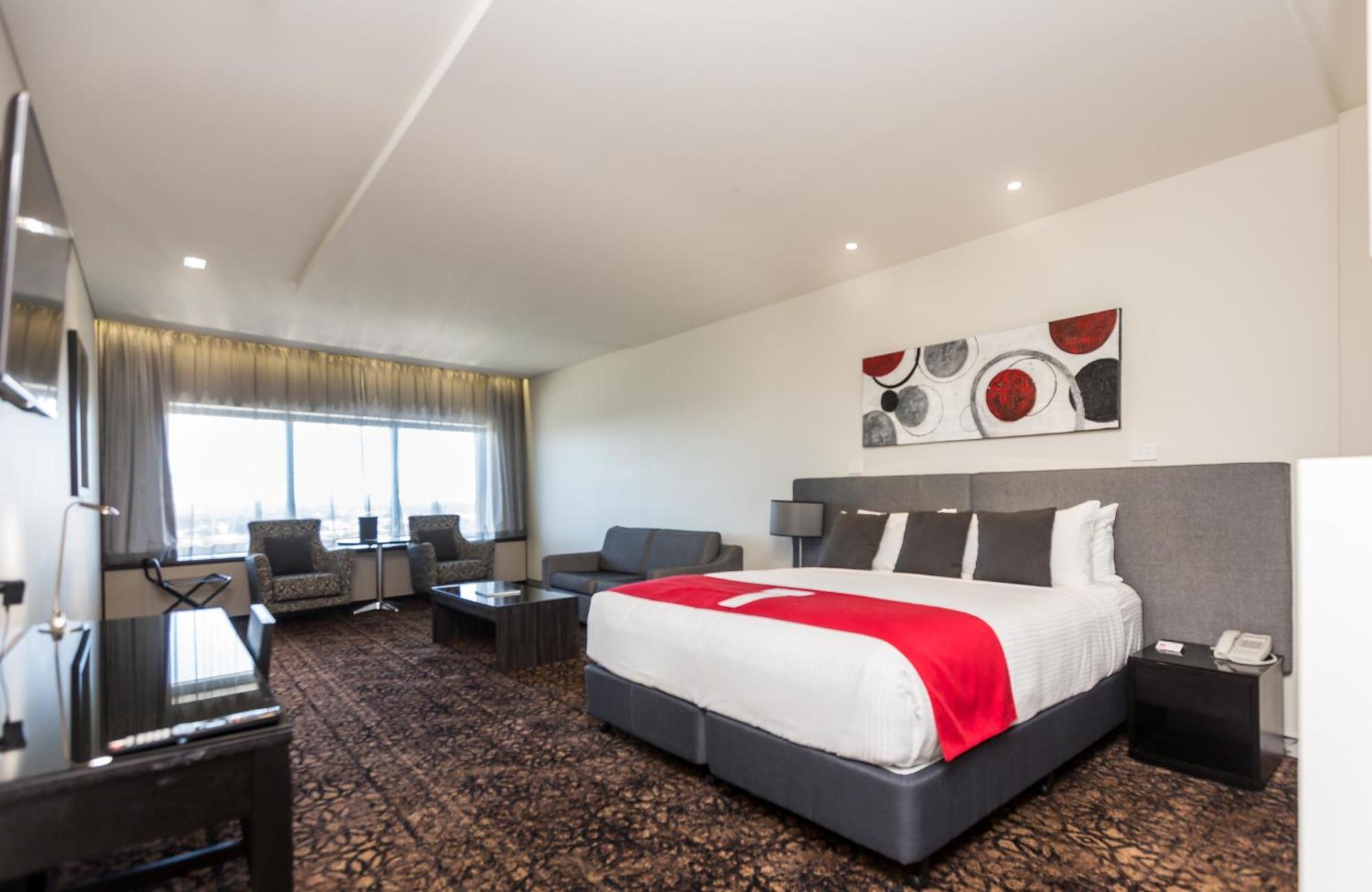 Calamvale Hotel Suites And Conference Centre Бризбейн Екстериор снимка