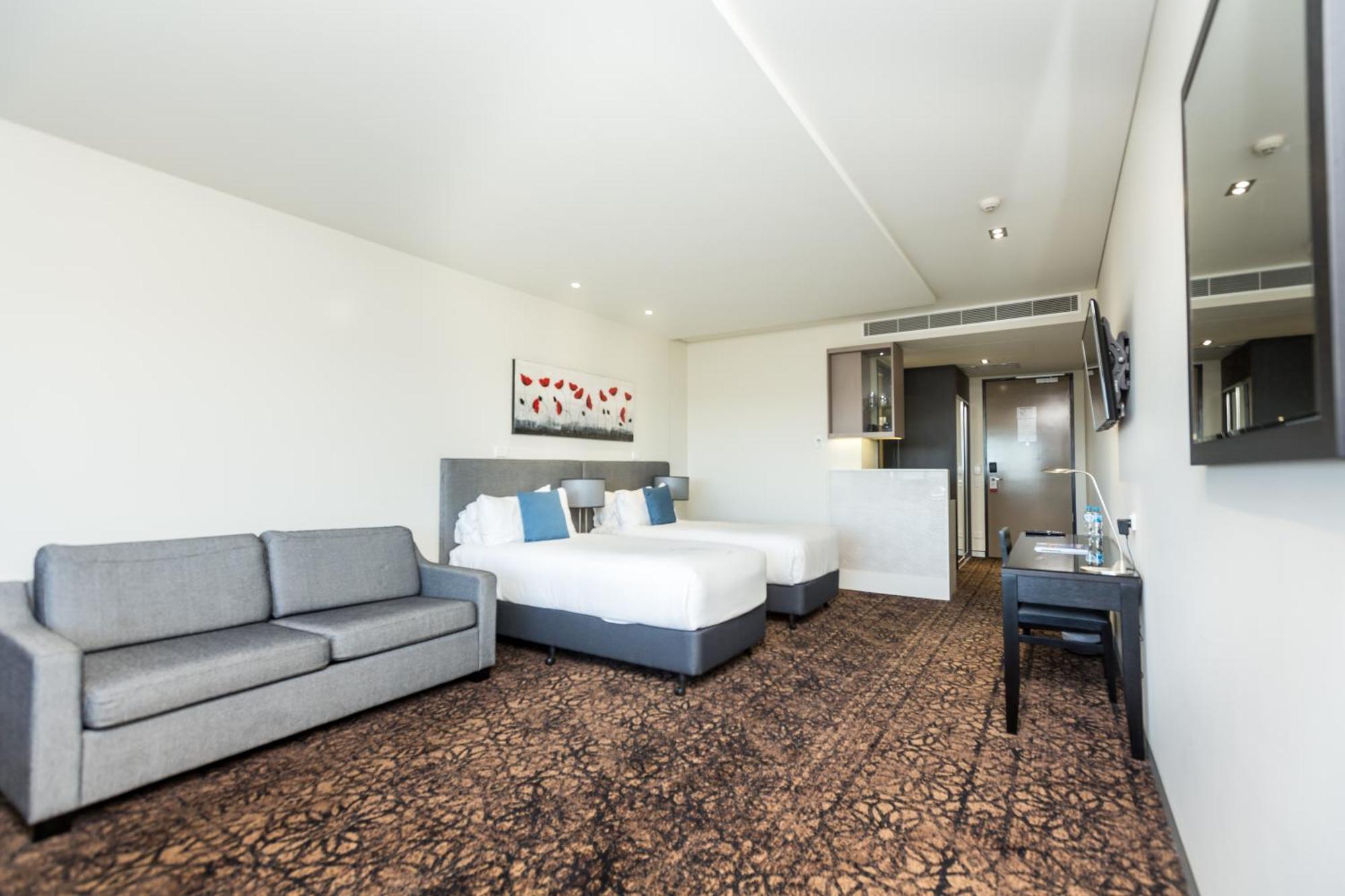 Calamvale Hotel Suites And Conference Centre Бризбейн Екстериор снимка