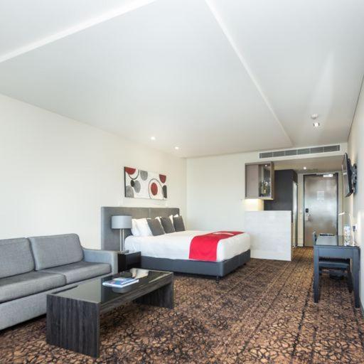 Calamvale Hotel Suites And Conference Centre Бризбейн Екстериор снимка