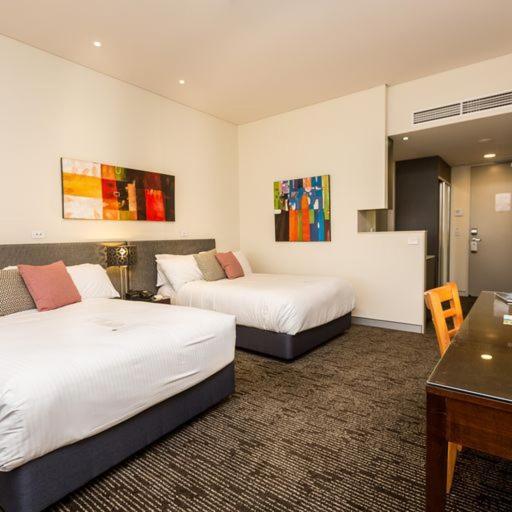 Calamvale Hotel Suites And Conference Centre Бризбейн Екстериор снимка