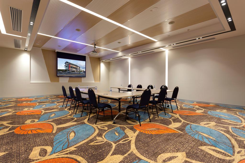 Calamvale Hotel Suites And Conference Centre Бризбейн Екстериор снимка